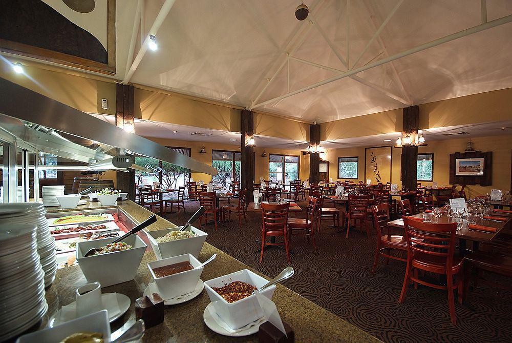 Outback Hotel Ерс-Рок Ресторан фото